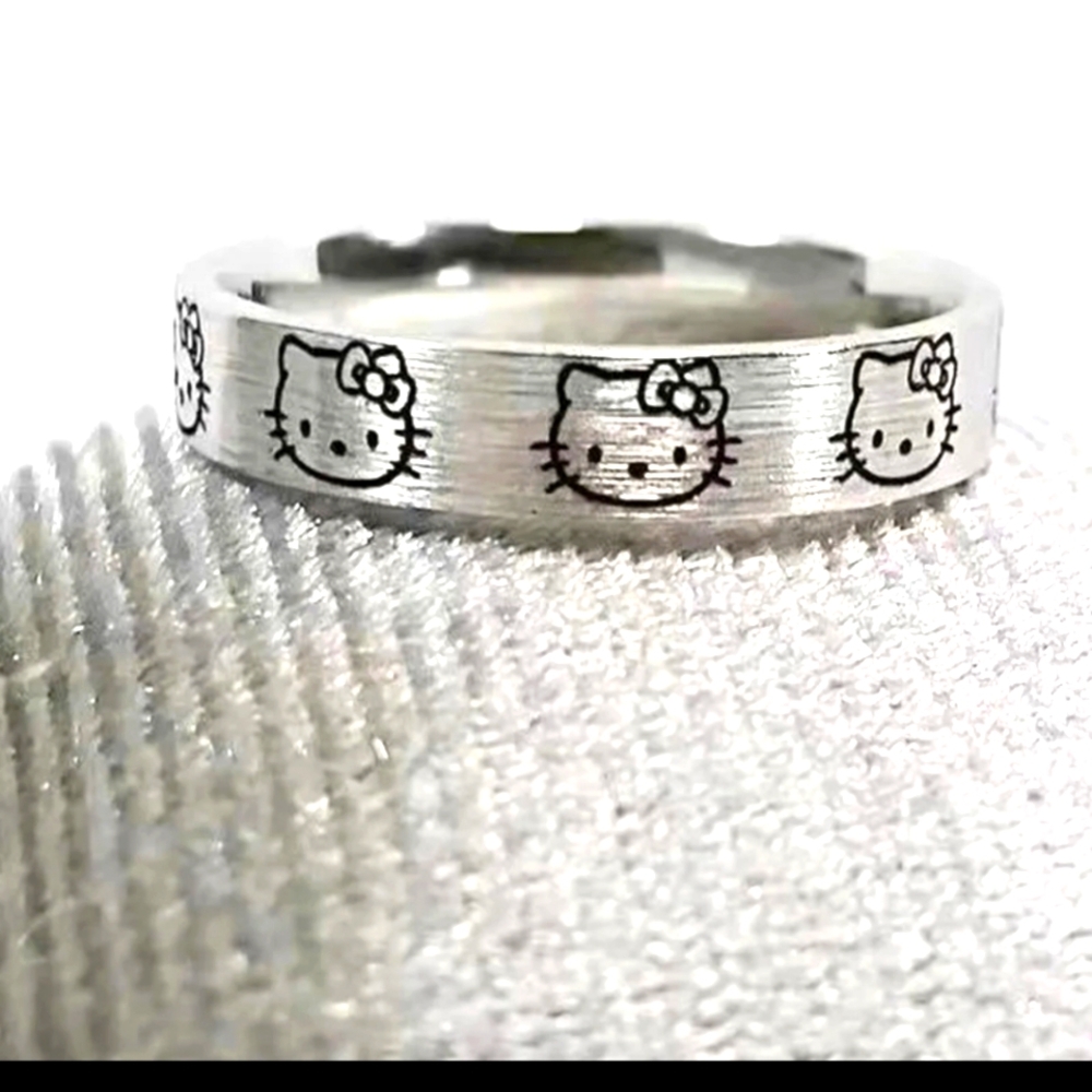 Hello Kitty Ring - Picture 1 of 3